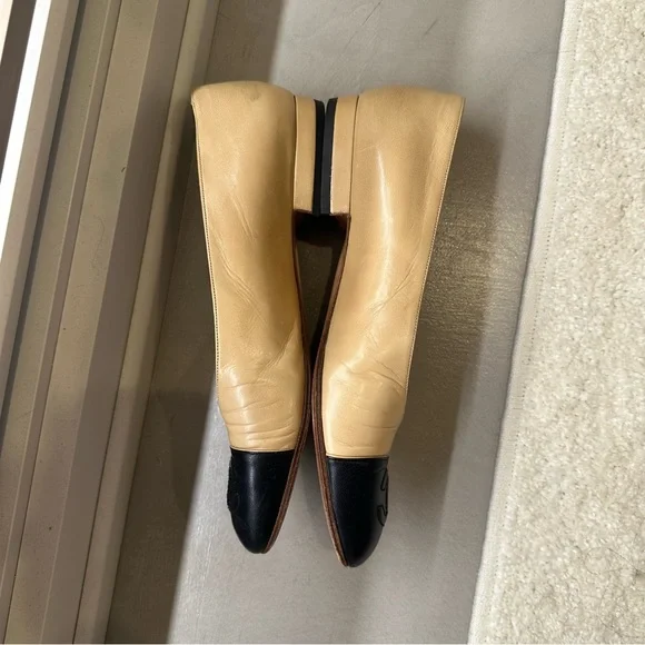 Vintage Chanel two tone ballerina flats 37.5 - Picture 5 of 10
